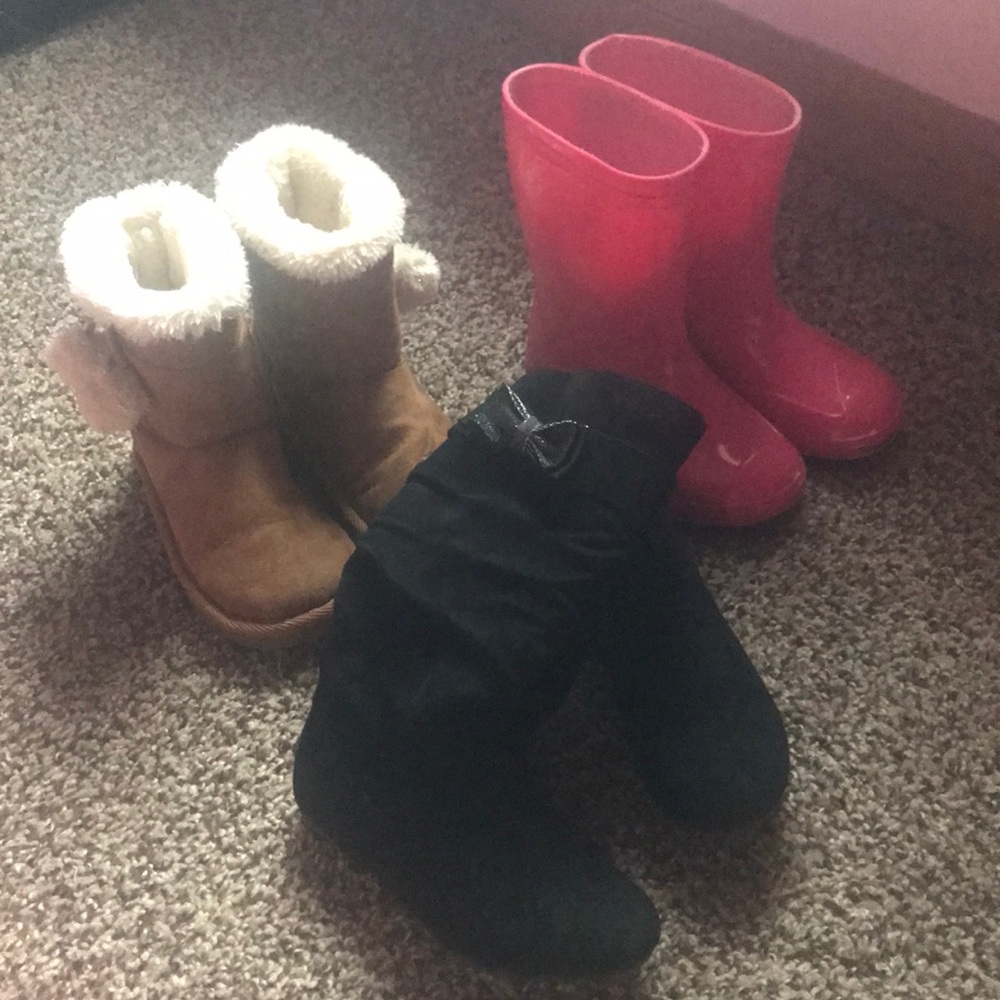 Toddler girls size 9 boots
